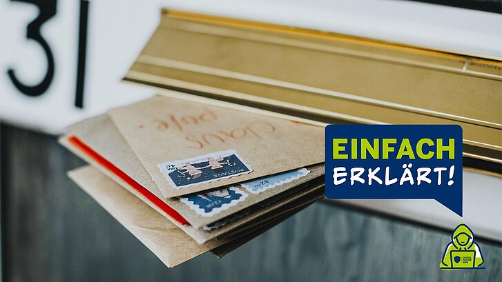 Briefe im Briefkastenschlitz