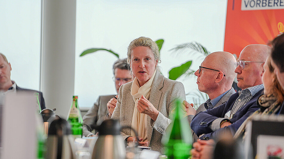 Teilnehmerin des Spitzengesprächs im Dialog