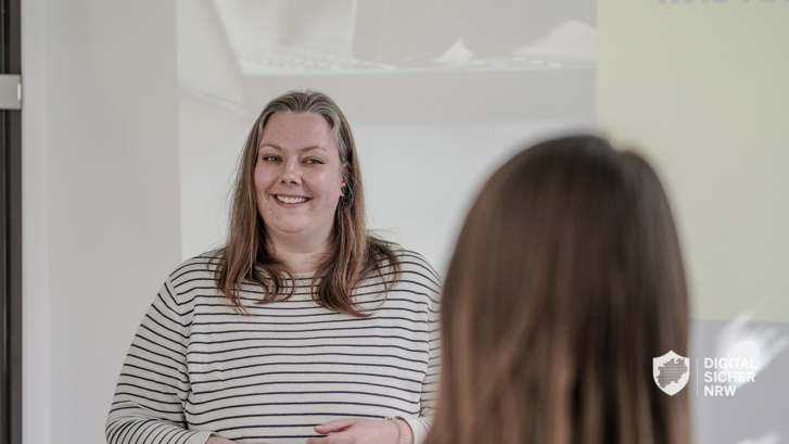 Beraterin Lena Nienstedt beim Workshop für UnternehmerFrauen