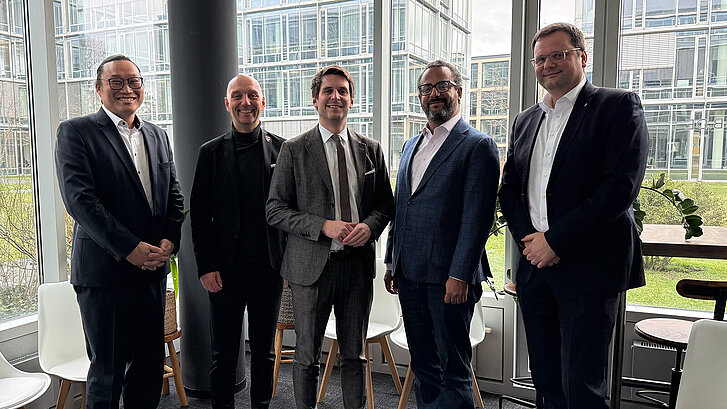 v.l.n.r. Hyun-Dee Ro, Axel Petri, Staatssekretär Paul Frederik Höller, Alpha Barry, Sebastian Barchnicki